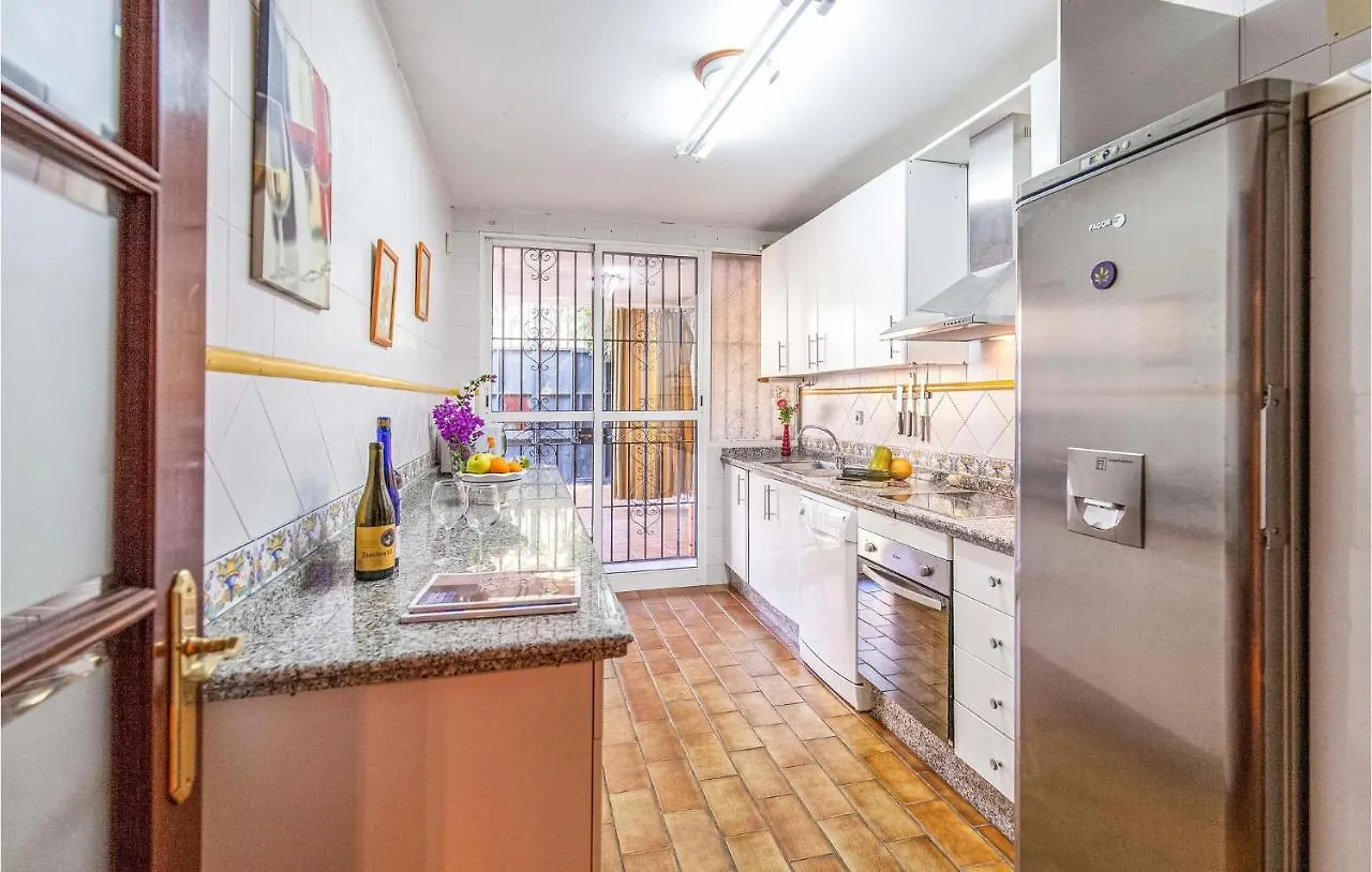 Lovely Home In Tomares With Kitchen