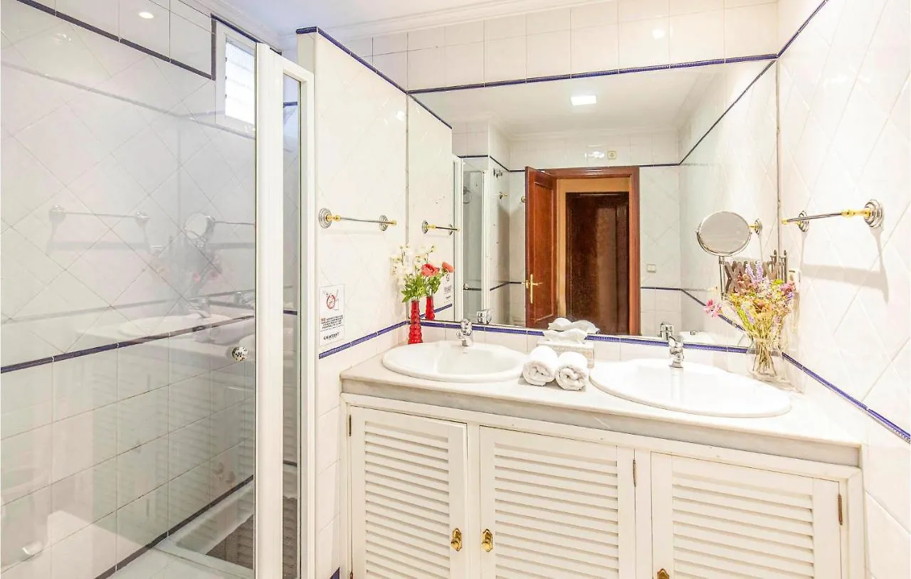 Lovely Home In Tomares With Kitchen