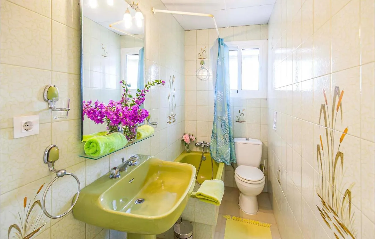 Lovely Home In Tomares With Kitchen 0*,